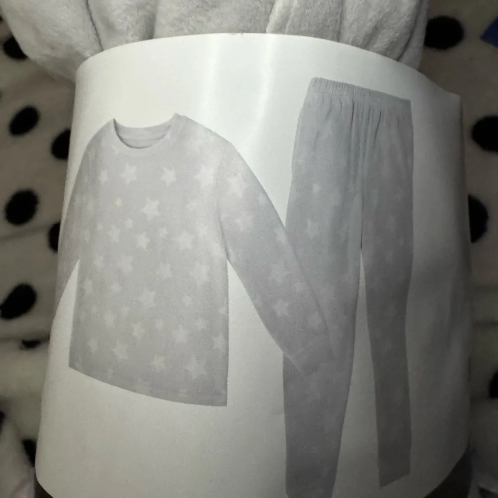Cozy Gray Pajama Set with Long Sleeves and Star Print